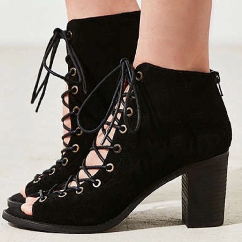Black tie up bootie